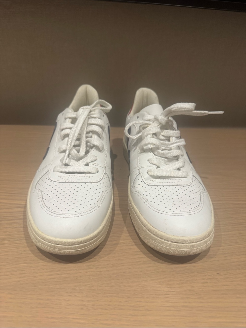 Veja White Leather Men’s Sneakers with Off-White Sole- LIKE NEW
